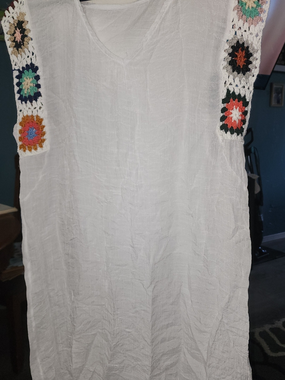 Women’s White Crochet-Trim Sleeveless Top Sz Lrg/Xl?